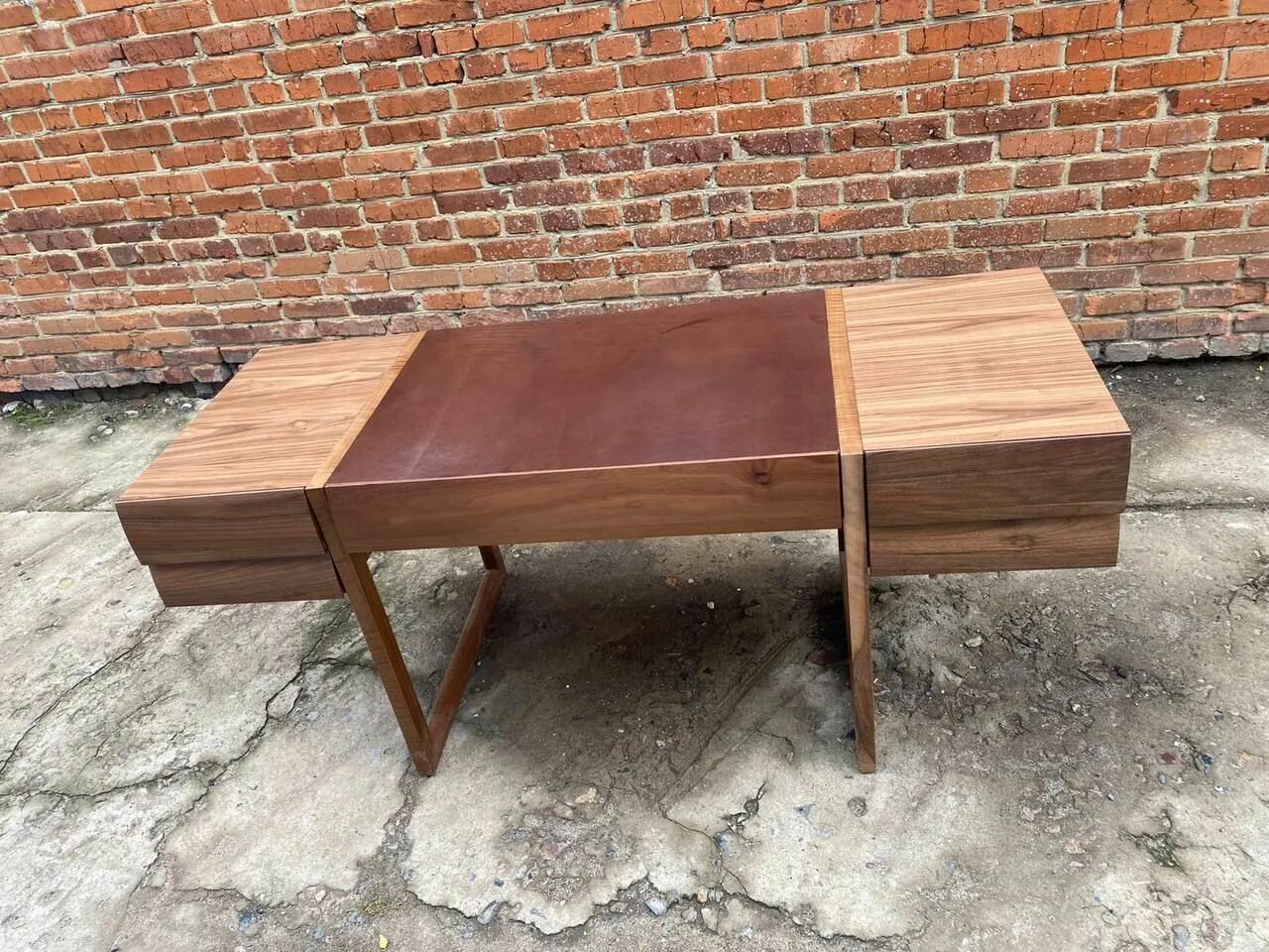 Прилавок кассира. Простые столы лофт. Shop stol. Прилавок кассира. Стол для выставки.