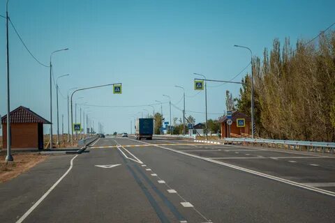 Заехали в город