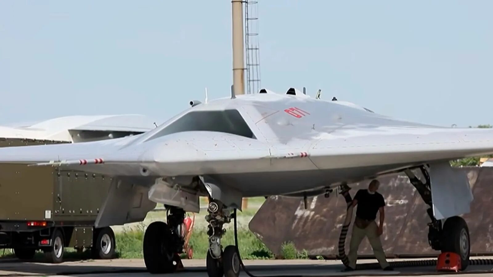 российский беспилотник видео. бпла охотник с-70. российский беспилотник видео. бпла сириус кронштадт. бпла-камикадзе "куб".