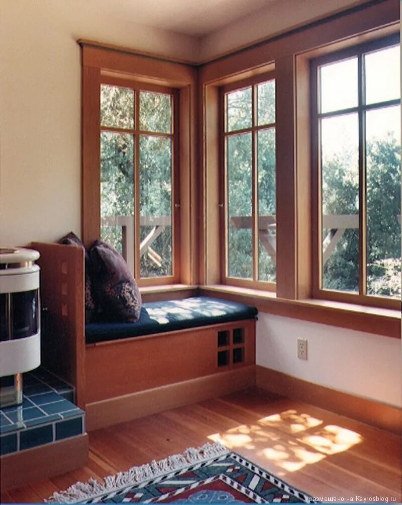 Отопительные окна. Окна в пол с подоконниками. Широкий подоконник. Панорамные окна с подоконником. Подоконники в частном доме.