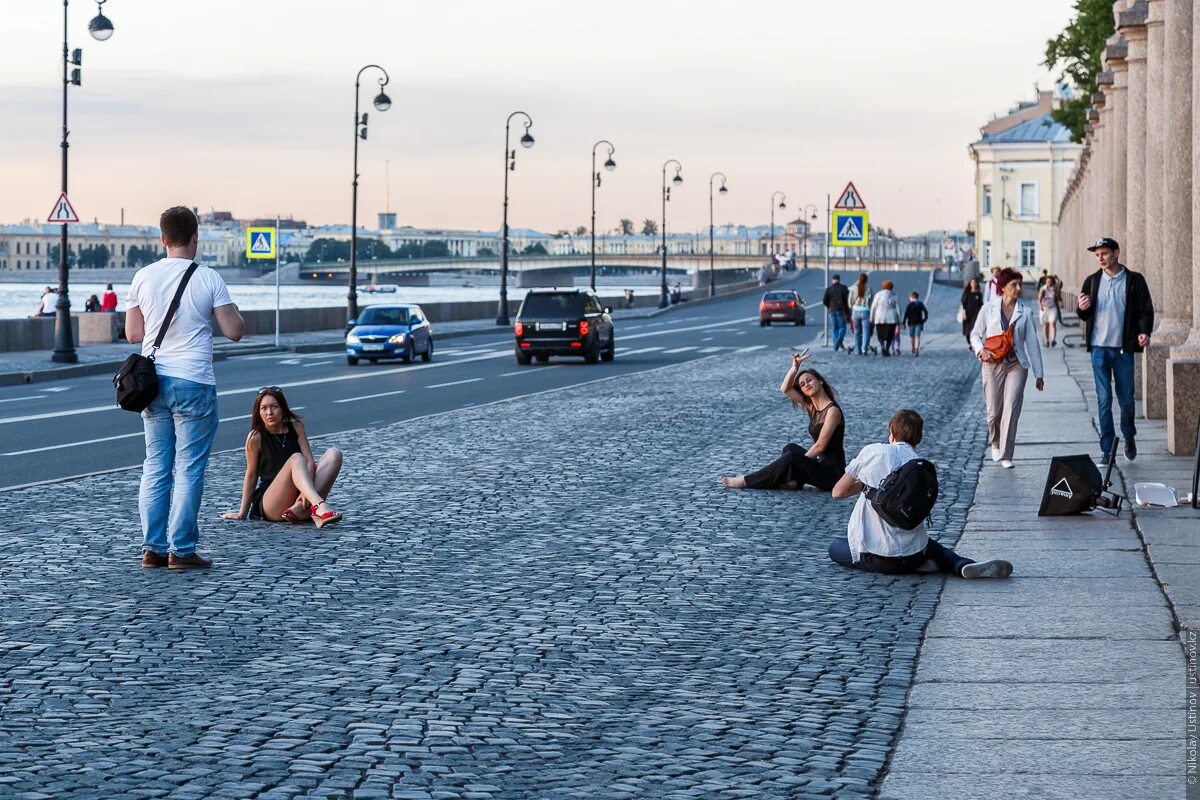 Главный метеоролог спб. Воскресенская набережная смольный. Улицы санкт-петербурга летом. Вакансии лето спб. Майские праздники в петербурге.