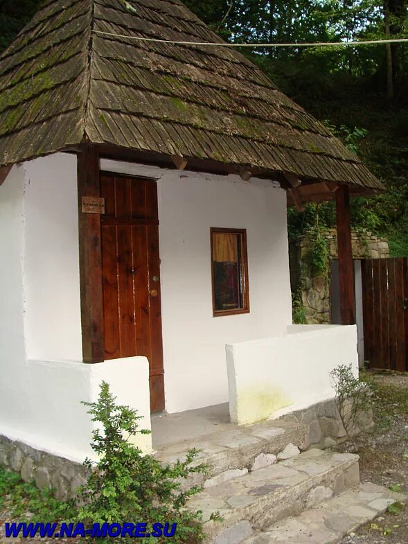 Дом адыга. Дом адыга. Жилище черкесов. Жилища народов северного кавказа 17 век. Дом адыгов.