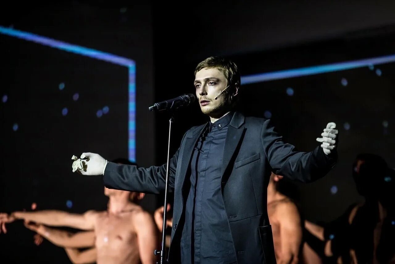 машина мюллера спектакль серебренникова. гоголь центр спектакли исаакова. гоголь центр спектакли. театр гоголь центр. гоголь центр спектакли.