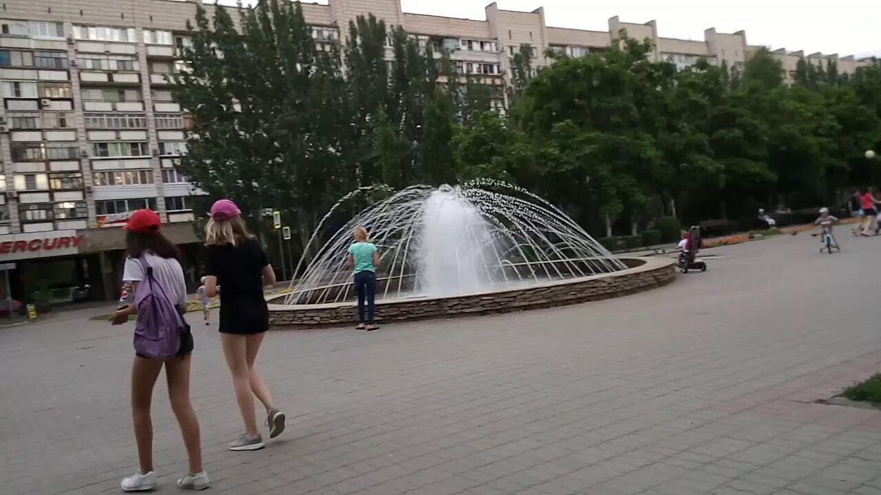 Машина на трамвайных путях. Мусорки красноармейского района волгограда. 11 апреля авария на трассе волгоград котельниково. Красноармейский район волгоград. Погода в красноармейском волгограда на сегодня в.