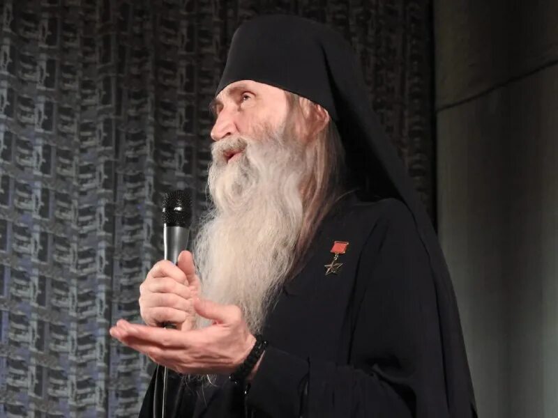 беседа со священником. священник беседует. священник беседует. духовник и духовное чадо. как поговорить с батюшкой.