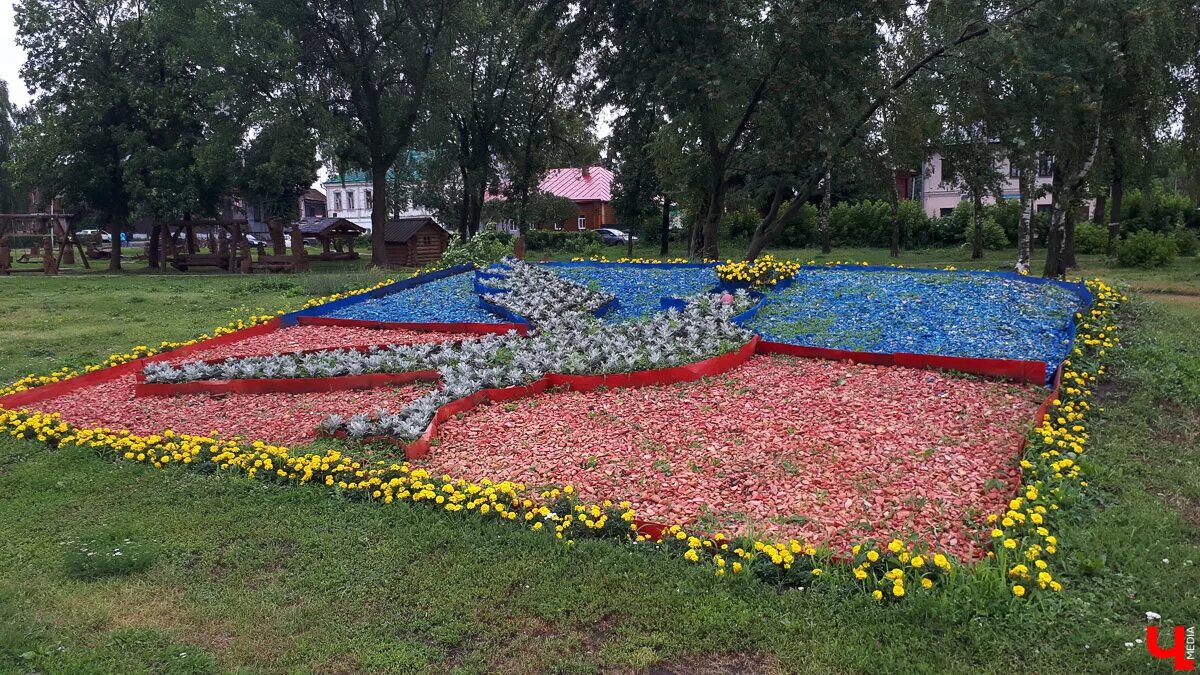 Гостевой дом зарядье суздаль. Суздаль зарядье. Парк зарядье суздаль. Разлив оки в калуге 1970. Суздаль проект благоустройства пожарной части.