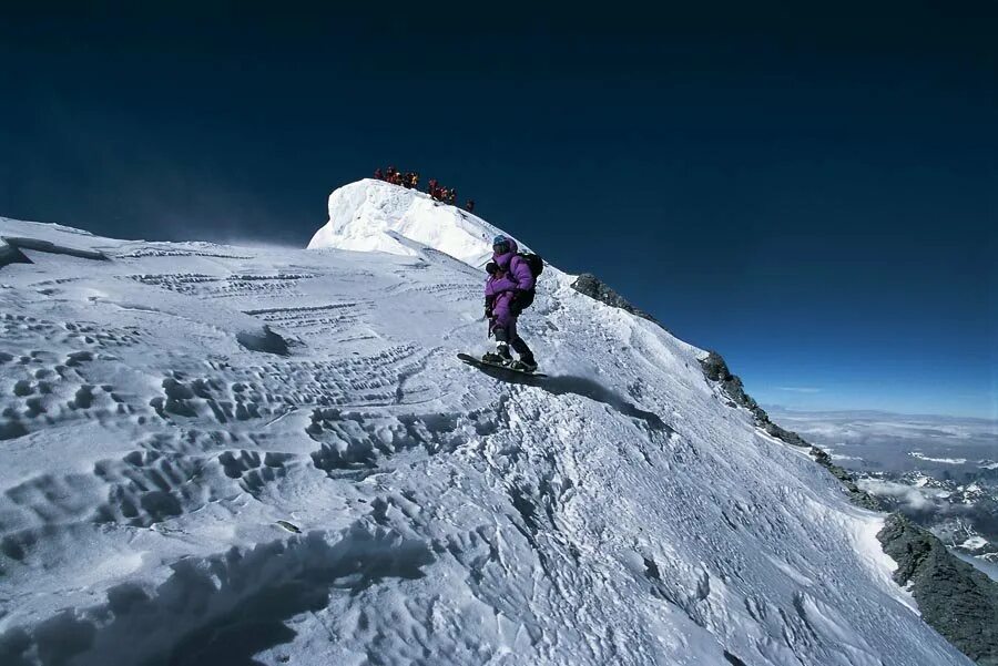 Дата спуск. Кулуар Хорнбайна Эверест. Марко сиффреди Эверест. Сноубордист Марко сиффреди. Эверест сноубордист Марко.