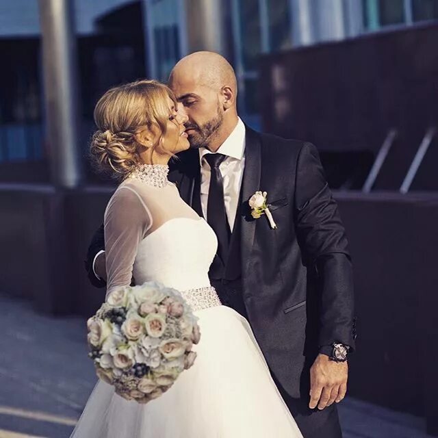 анна хилькевич муж. замужем за бизнесменом. жена сербского футболиста. замужем за бизнесменом. ирина медведева муж француз гийом.