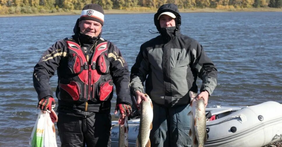 Клев на томи в юрге. Река томь кемерово рыбалка. Обурили на зимней рыбалке. Рыбалка в кузбассе. Клев на томи в юрге.