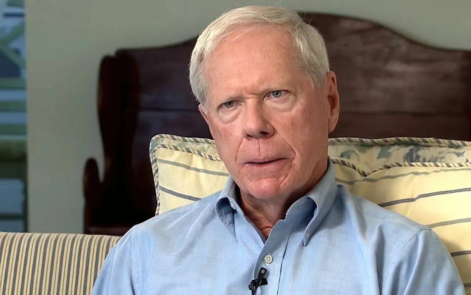 Крэйг робертс 2022. Пол робертс сша. Пол крейг политолог. Пол крейг робертс. Старый американский экономист.