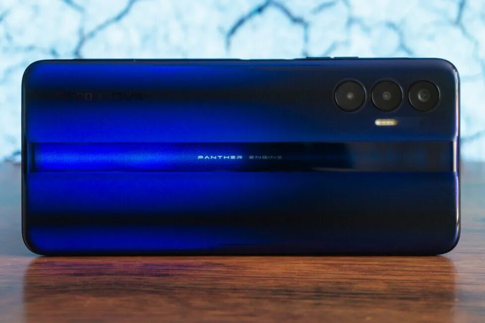 Смартфон tecno pova 3 128 гб. Смартфон techno pova 3. techno pova 3 синий. смартфон tecno pova 3 фотографии. techno pova 3 подсветка.