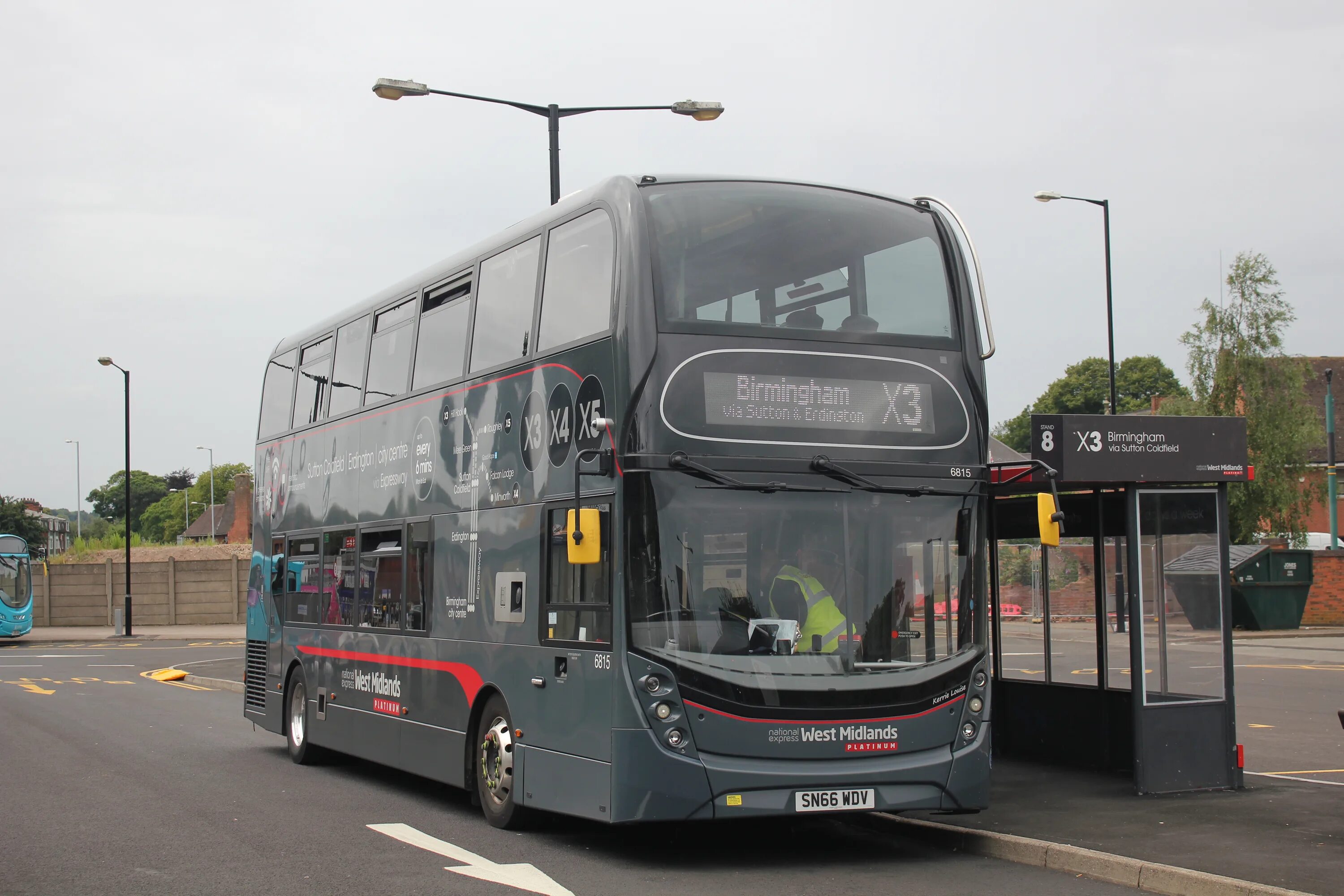 National express. Freemotion group лого. Автобус national express люди полиция. Британские междугородние автобусы. Автобусы plaxton.