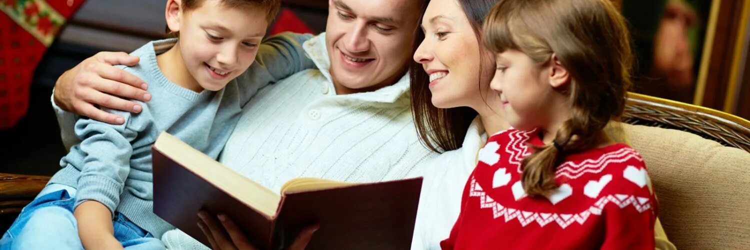 Общение младшего школьника со взрослыми. Домашняя группа. Папа читает сказку. Чтение для детей. Как жить на две семьи.