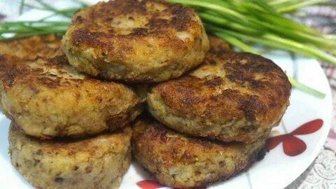 Рыбные котлеты с рисом и картошкой