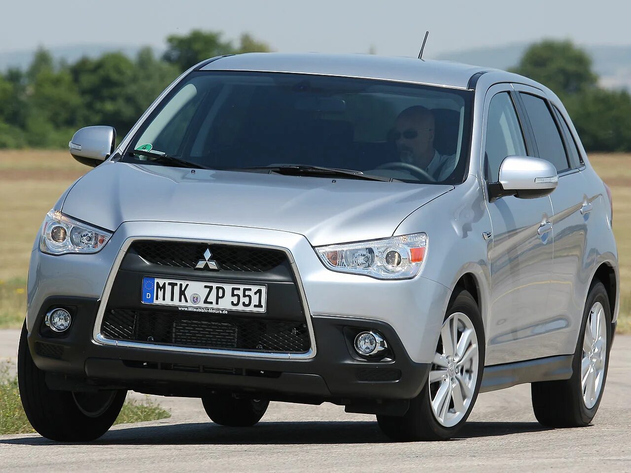 Купить mitsubishi в россии. Митсубиси АСХ 2013. Mitsubishi ASX 1. Мицубиси АСХ 1.8. Mitsubishi ASX 2013.