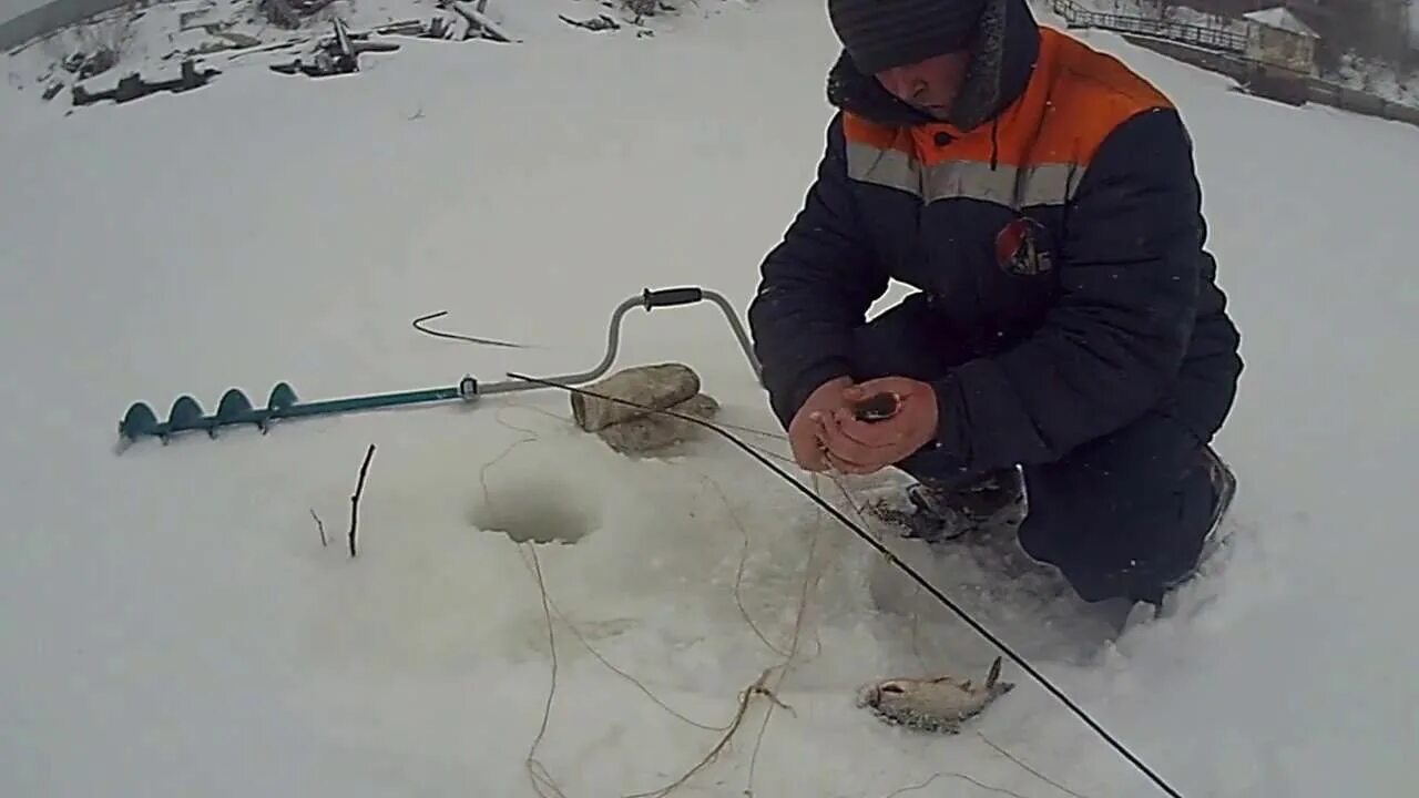 Установлен ловить. Косынка рыболовная зимняя. Косынка для зимней рыбалки. Косынка для зимней ловли. Косынка для рыбалки зимой.