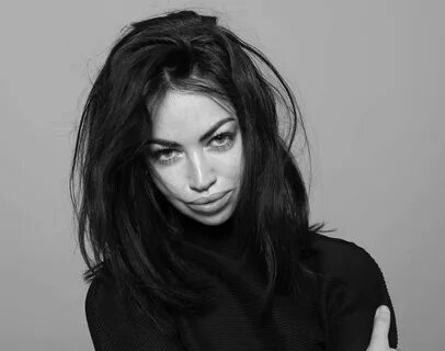 Xonanda Aura Dionning erotik fotosuratlari