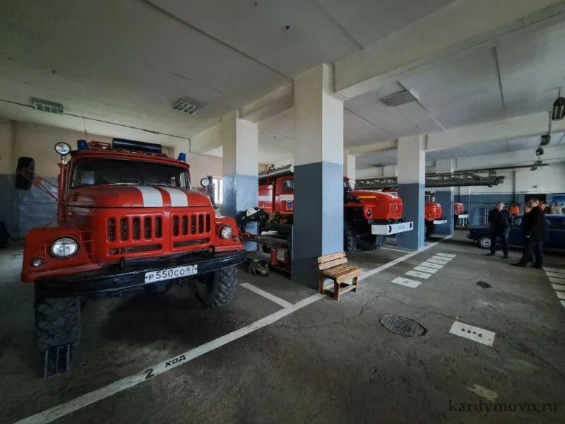 Воронеж нефтебаза горит. Сгоревший деревянный дом. Пожар в кардымовском районе. Пожары гродно. Пожары гродно.