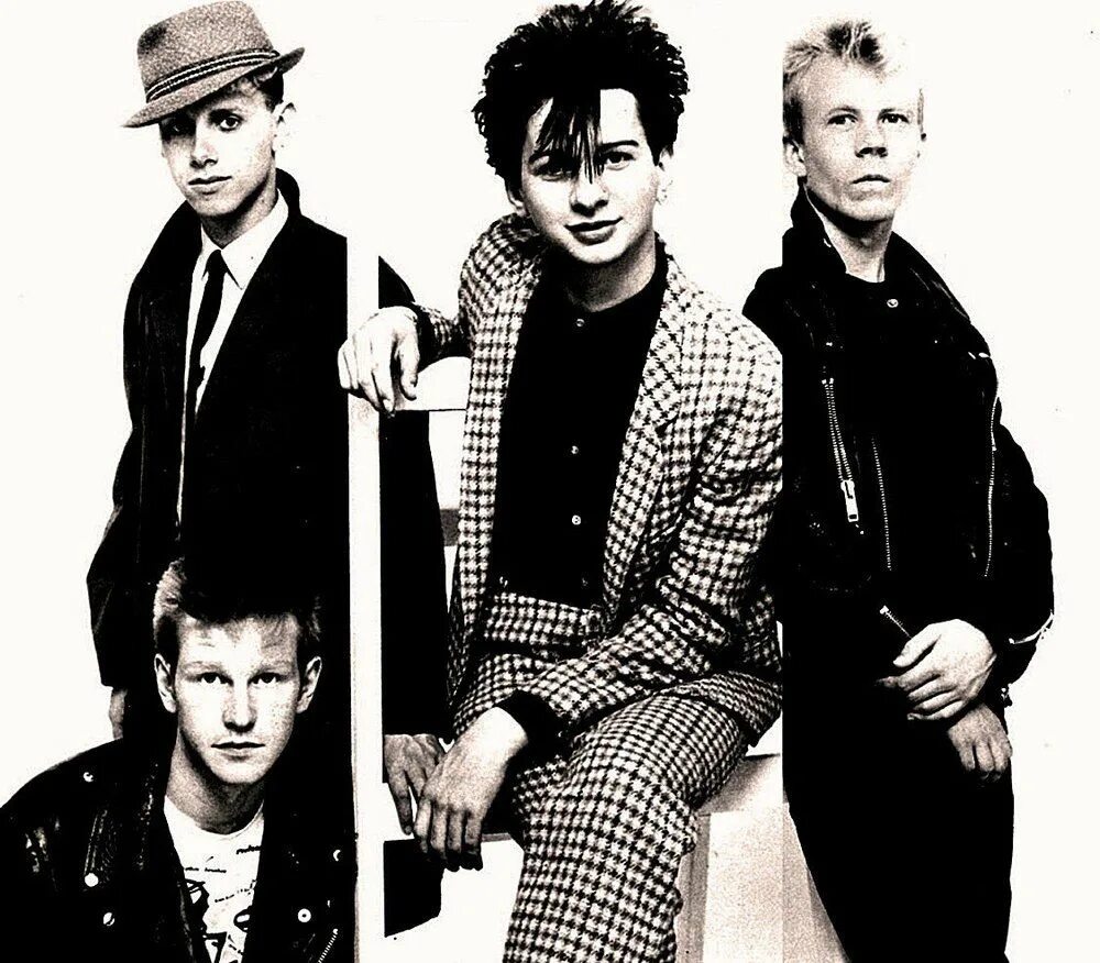 Депеш мод название. Группа depeche mode. depeche mode 1981. депеш мод 1992. группа depeche mode концерт.