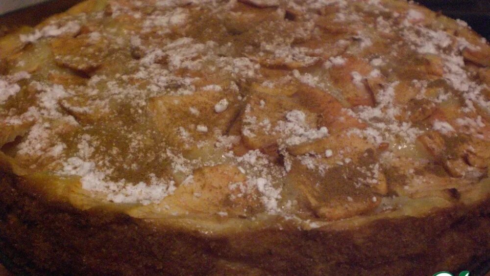 Шарлотка в духовке с яблоками без миксера. Шарлотка в духовке с яблоками без миксера. Шарлотка с яблоками без миксера. Шоколадная шарлотка с бананами. Яблочный пирог без миксера.