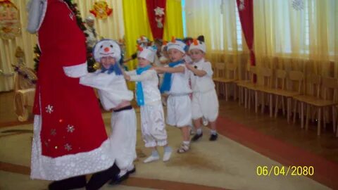 Выход снеговика на утреннике