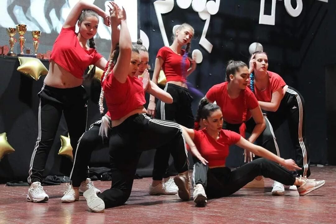 танец локинг для детей. бриана эвиган шаг вперед 5. кевин майер джаз-фанк. шаг вперёд карли. лапочка (2003).