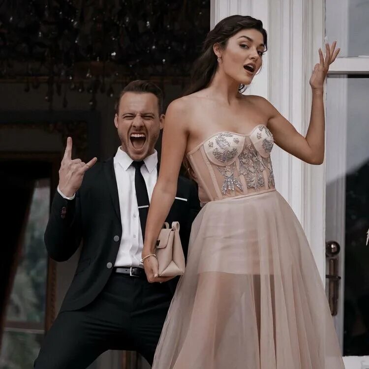 Ханде эрчел сейчас 2023. Ханде эрчел свадьба. Гамзе эрчел. Ханде эрчел эда йылдыз. Ханде эрчел свадьба.