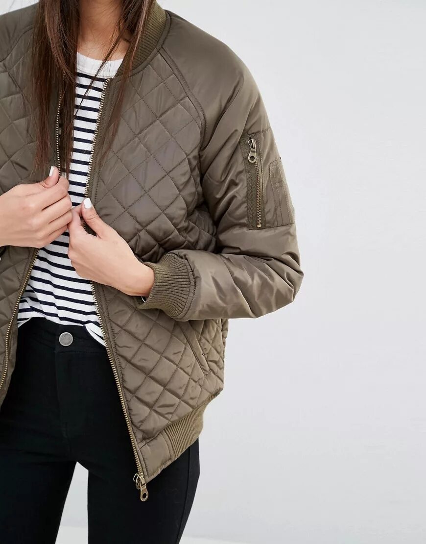 стеганый бомбер женский