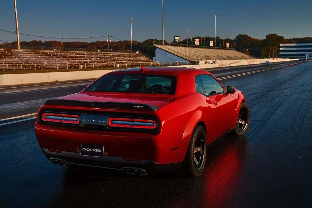 Dodge srt 170. Dodge Challenger СРТ. Dodge Challenger srt 2018. Dodge Challenger srt Demon 2018. Додж Чарджер 2018 демон.