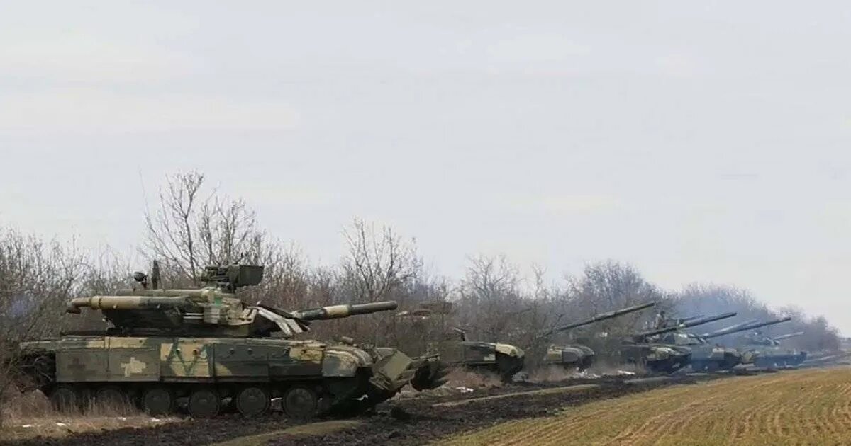 Российские войска на границе с Украиной. Российские войсканаступленте на Украине. Российские танки на границе с Украиной. Российские танки на границе. Бои на границе с украиной сегодня