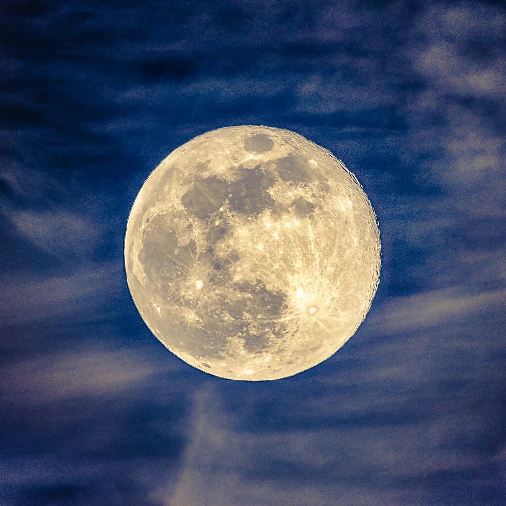 Луна новое видео. Луна. Полнолуние астрономия. Фото Луны. Дети Луны.