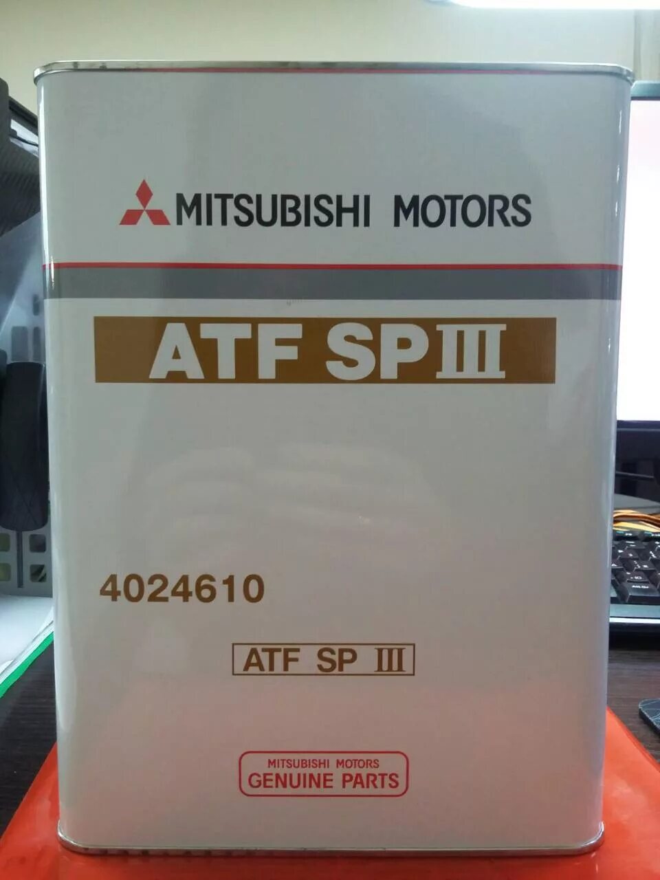 Какое масло в акпп митсубиси. ATF sp2 Mitsubishi. Mitsubishi ATF SP III 4024610. Масла в АКПП Mitsubishi Lancer 10. Масло в коробку автомат Митсубиси Лансер 10.