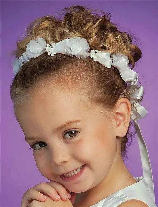 Прическа на утренник с ободком. Прическа с ободком для девочки. Прическа с ободком для девочки. Прическа с ободком для девочки на утренник. Прическа с ободком для девочки на утренник.