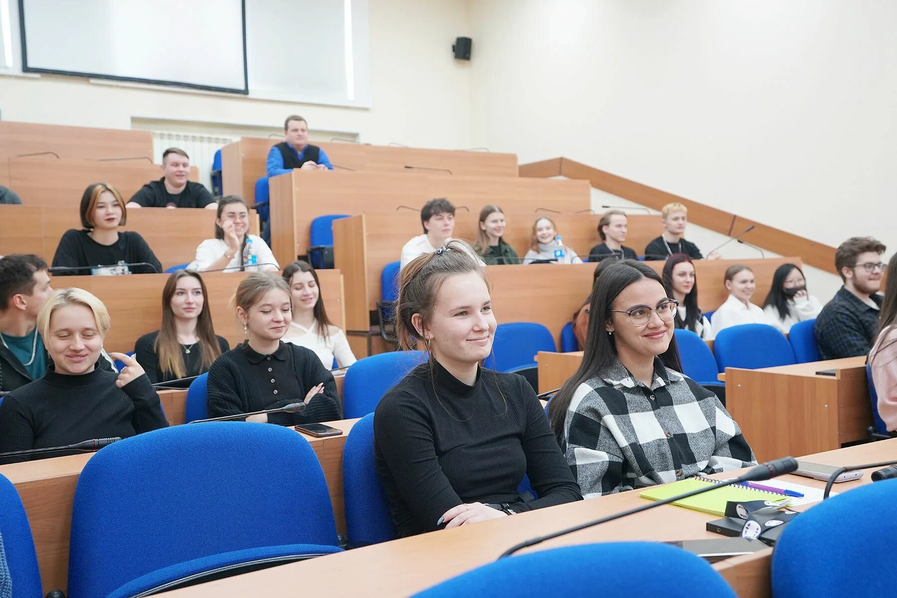 Студенты ввгу. Фото выпускников. мфти успешные выпускники. выпускники ввгу. ввгу владивосток.
