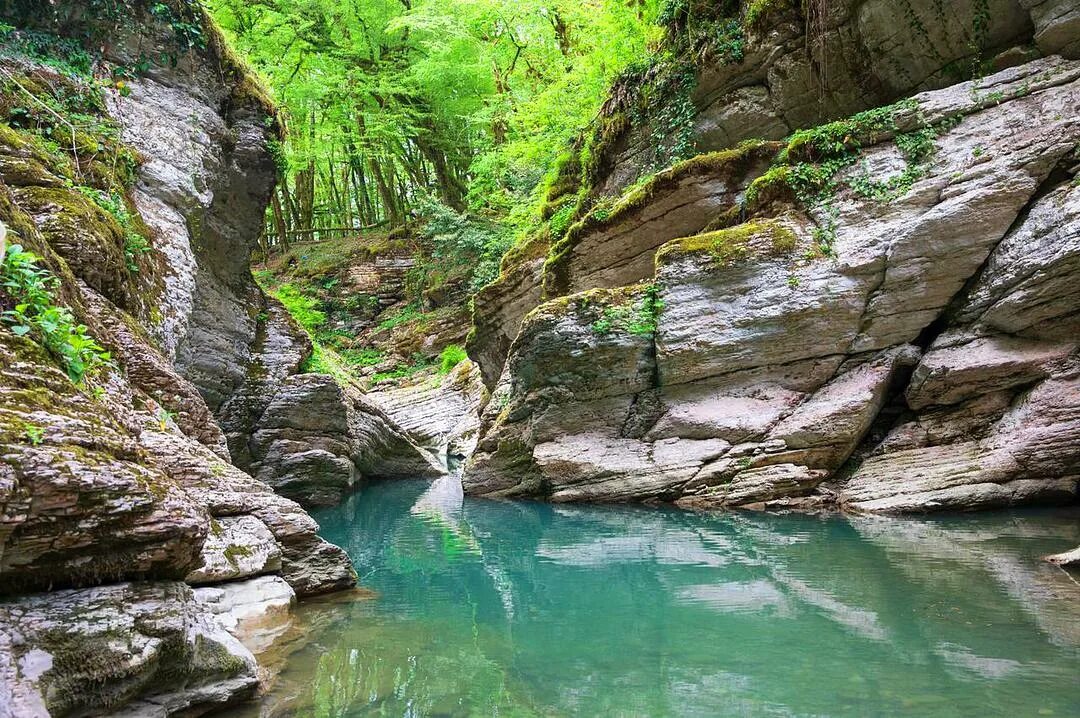 Каньон реки псахо. Мокрый каньон псахо. Каньон псахо водопад. Экскурсия каньон псахо. Каньон реки псахо сочи.