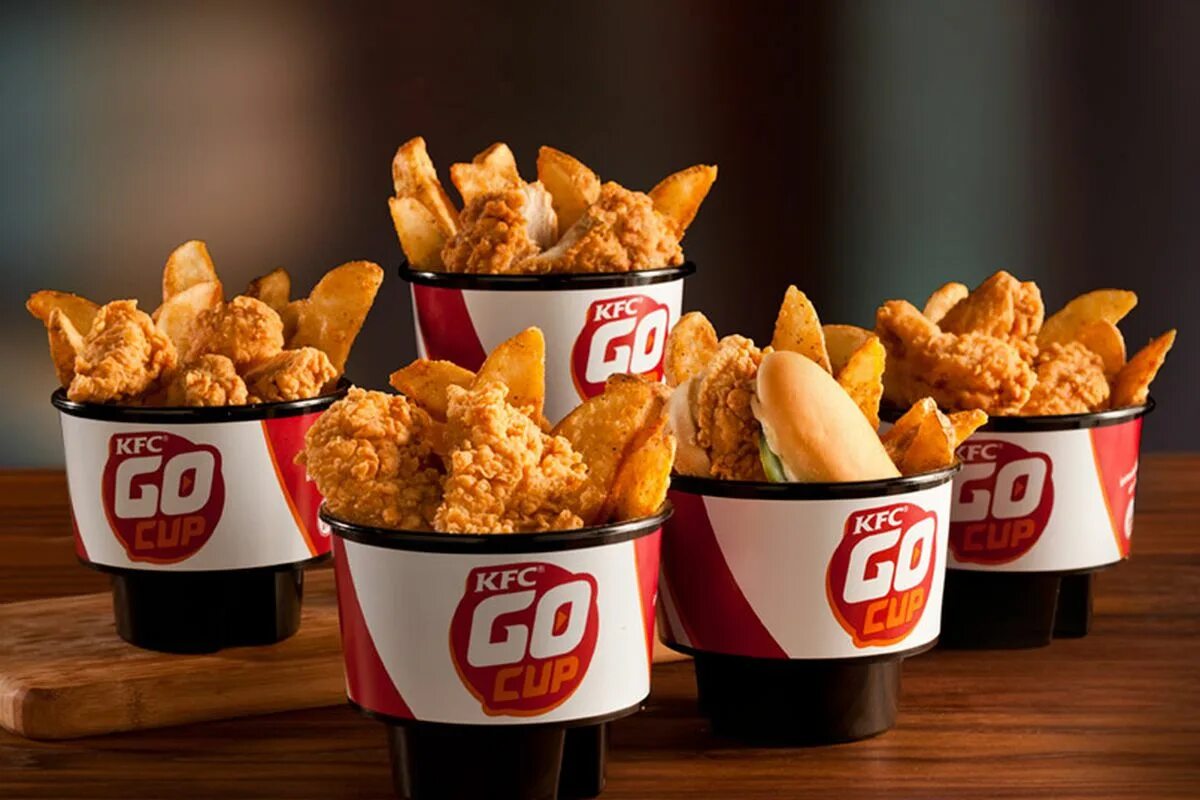 Kfc me. Фаст фуд kfc. доннер кфс. кфс фудкорт. kfc kentucky fried chicken.