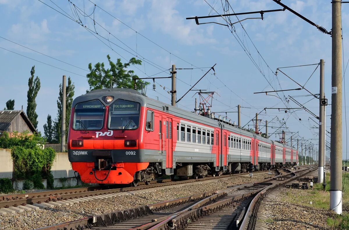 Эд9мк 0092. Электропоезд эд9мк 92. Эд9э Ростов на Дону. Эд9м Краснодар. Электричка ростов минеральные воды