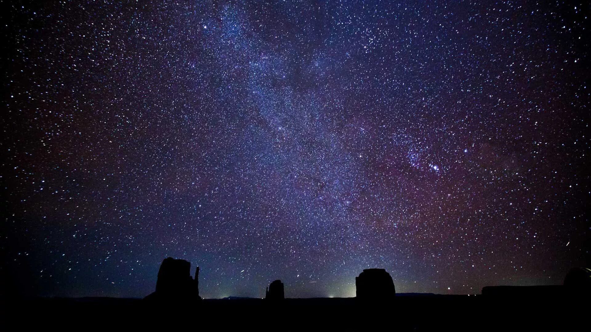 Человек под звездами. Звездное небо. Звездное небо и человек. Звезды в пустыне. Look at stars in the big.