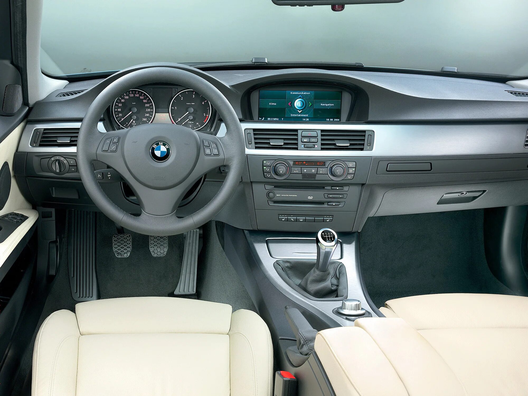 Система е90. Bmw 320d седан. бмв е90 320i. bmw 3 320i 2005. бмв е90 салон.