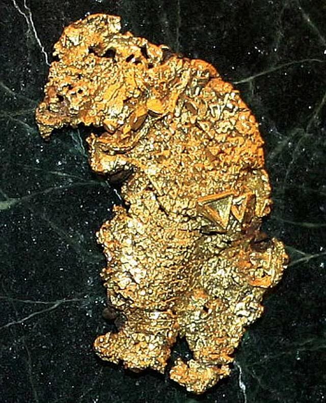 Gold nugget ель. Самородок серебра. Самородное золото в виде шариков. Золото урала. Продам самородок.