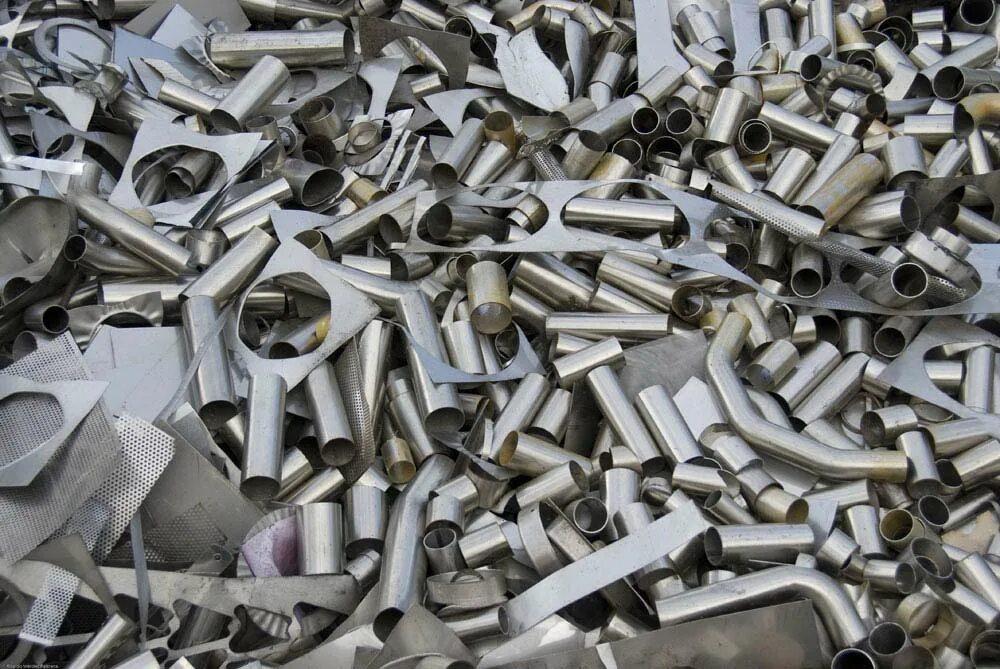 Как сдать металл в lethal company. Лом черного металла. Металлический мусор. Цветной металлолом. Прием металла стрелочка.