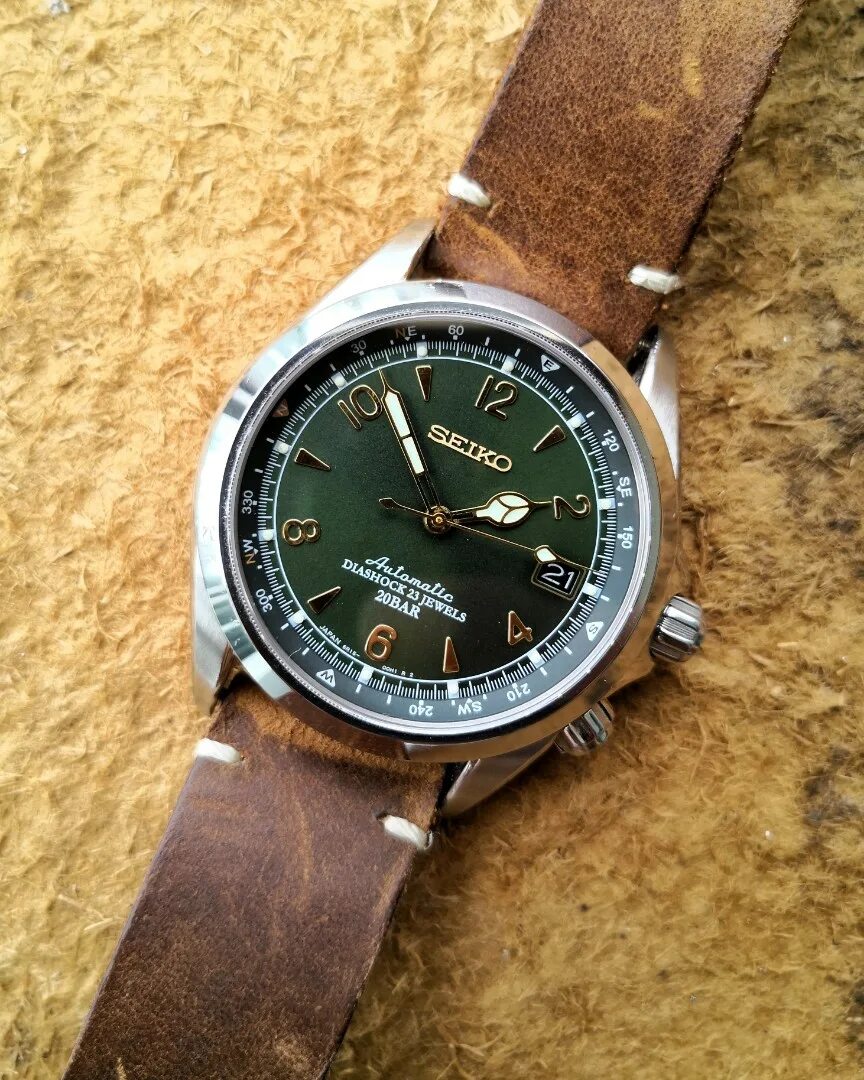 Сейко альпинист купить. Seiko Alpinist sarb017. Seiko 5 Alpinist. Грин альпинист Сейко. Seiko зеленый альпинист.