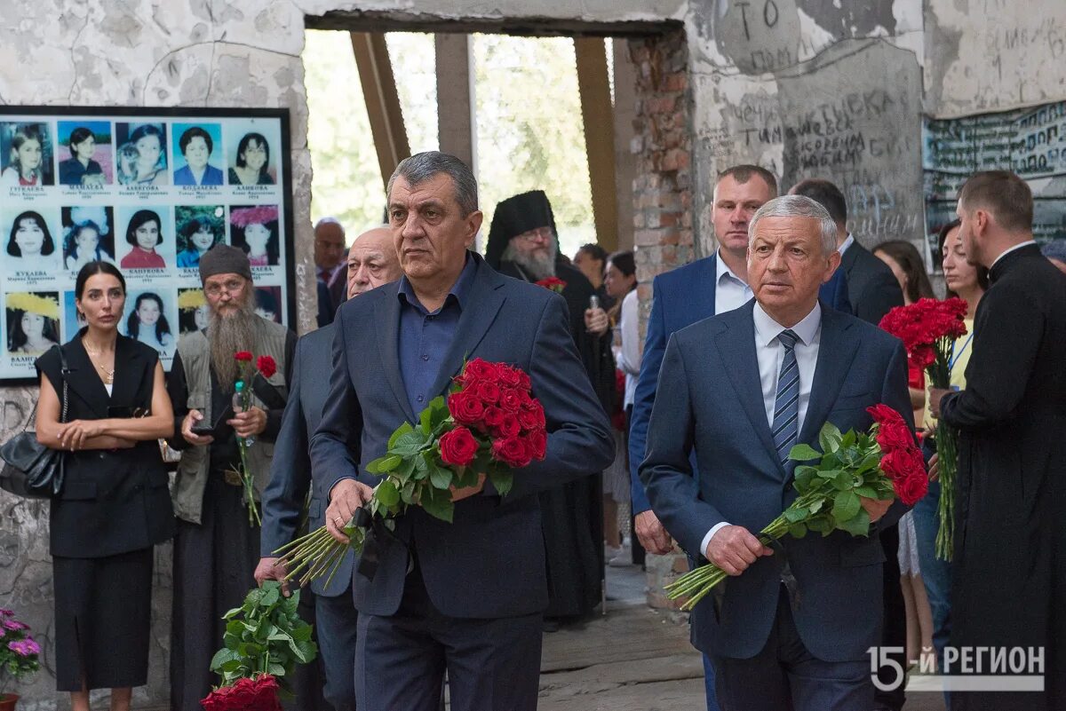 Террористы в школе 1 сентября. Цхинвал теракт 1 сентября школа.