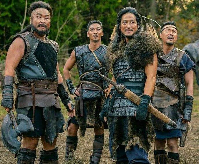 Хроники асадаля джун ки. Хроники асдаля 1 сезон. Arthdal chronicles. Хроника асадали. Хроники асдаля (2019).