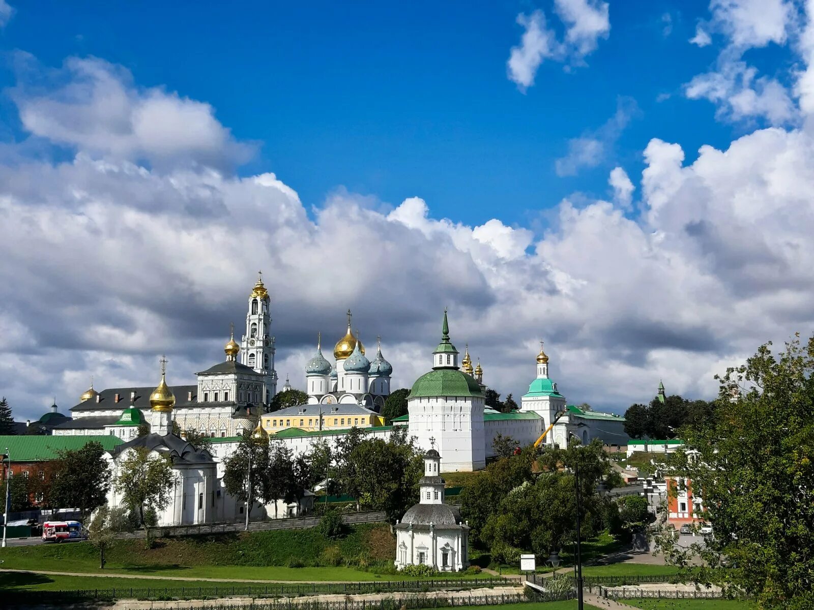 Приход лета в россии. Подмосковье. Лето в Москве. Города Подмосковья. Подмосковье фото.