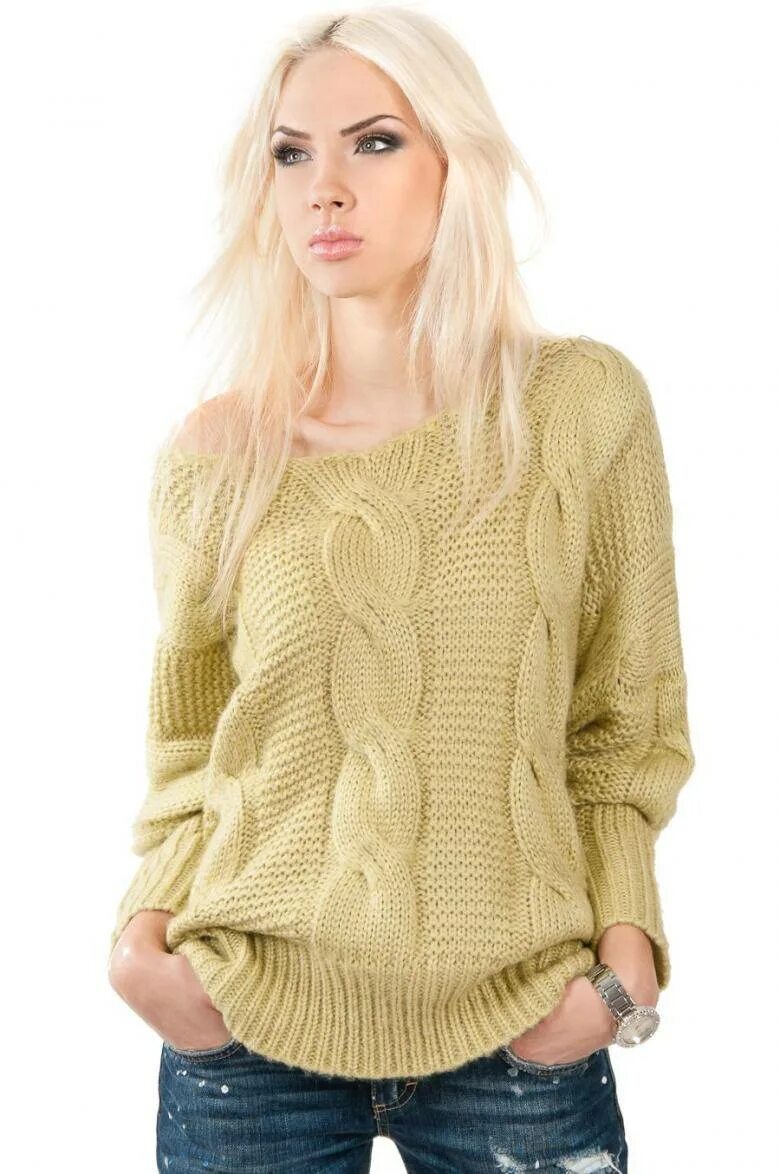 Вязаные кофты. Вязаный свитер. Молодежные вязаные спицами. Вязаный свитер с открытыми плечами. Красивые свитера женские.