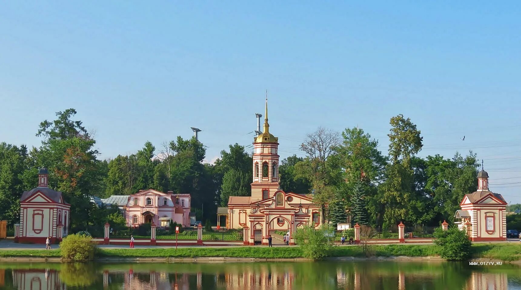 Храм воздвижения креста господня в алтуфьево фото Фото: Храм Воздвижения Креста Господня в Алтуфьеве. Фотолюбитель milana bellaya.
