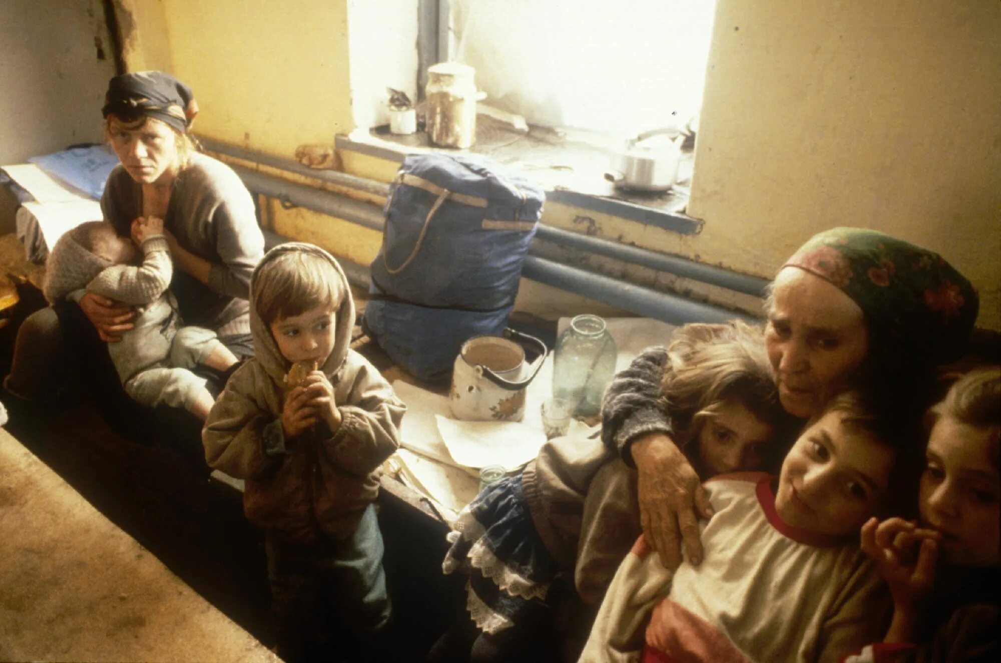 Мирные жители дети. Мирные жители Грозный 1994.