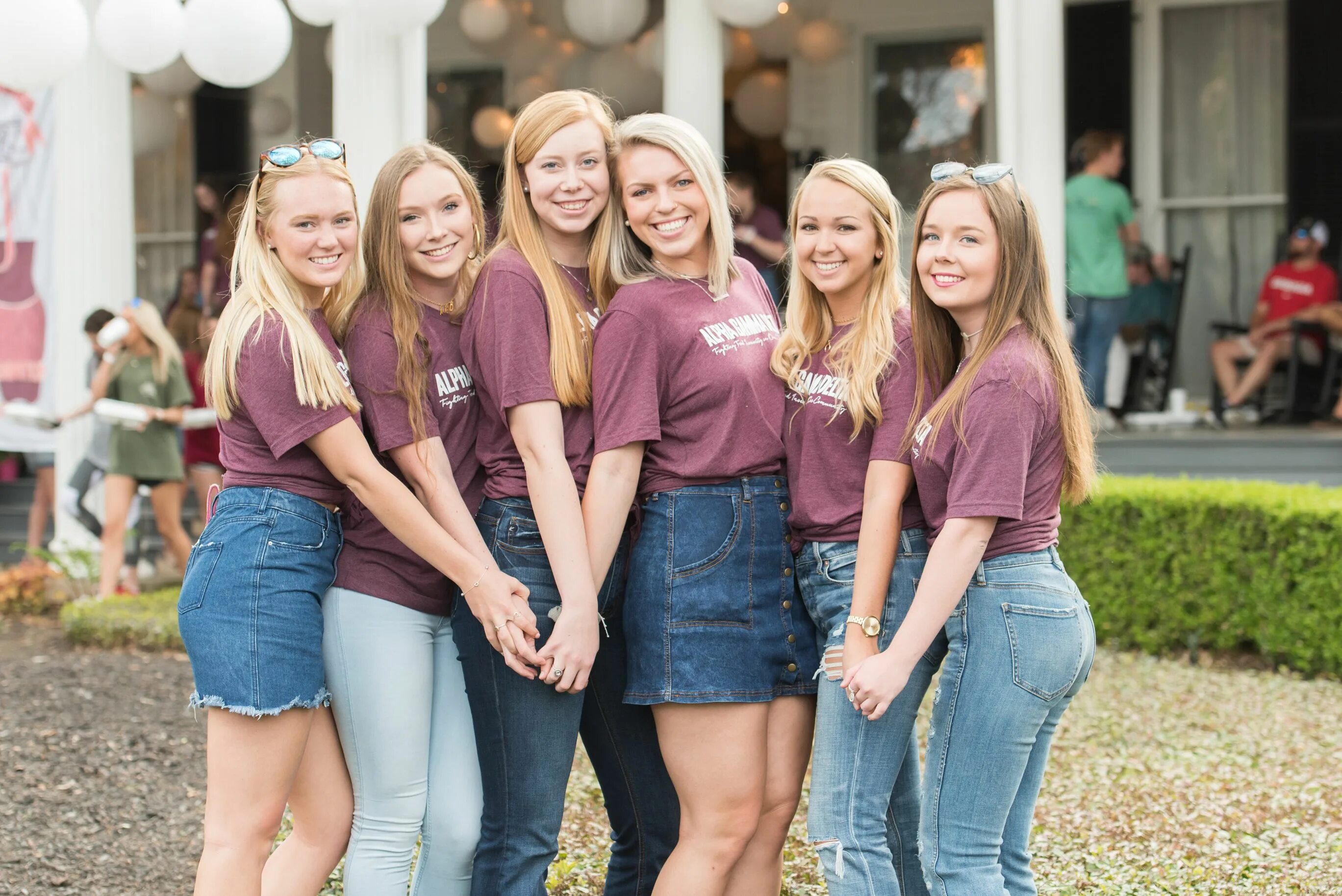 This college girl. Американате студентки. Американские студентки. Американские студентки. Sorority rush.