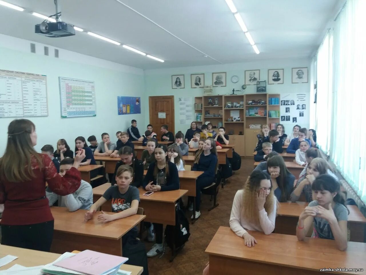 Учащаяся 7 класса. Учащуюся 7 класса. Как в старозаимской школе. Учащаяся 7 класса. Школьники средних классов.